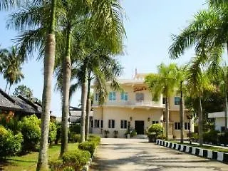 Shah'S Beach Resort Melaka 3*, Malacca